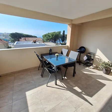 Elena & Lana Apartment