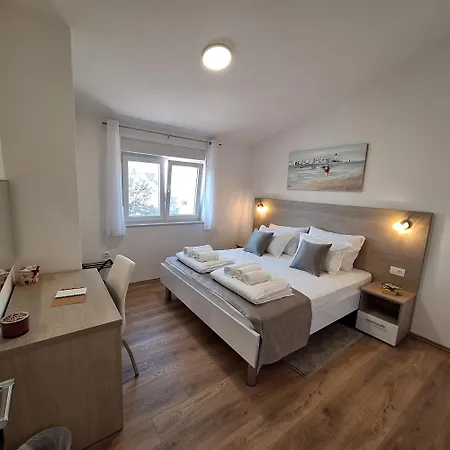 Elena & Lana Apartman Zára