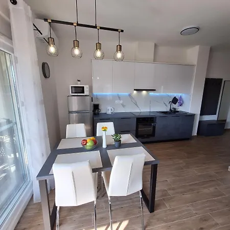 Apartman Elena & Lana *