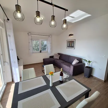 Apartman Elena & Lana Zára