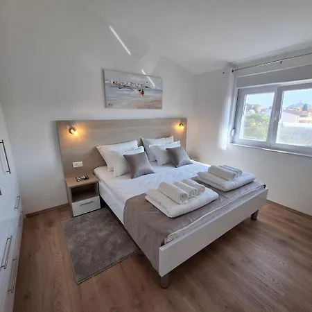 Apartman Elena & Lana Zára
