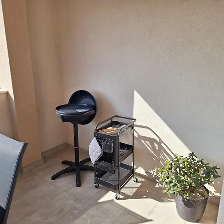 Apartment Elena & Lana *