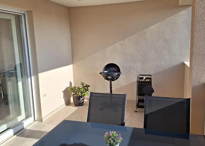 Elena & Lana Appartement *